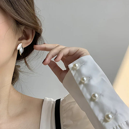 Women's Elegant Leaf Design Earrings, Fashionable Japanese and Korean Style - alotasawkli