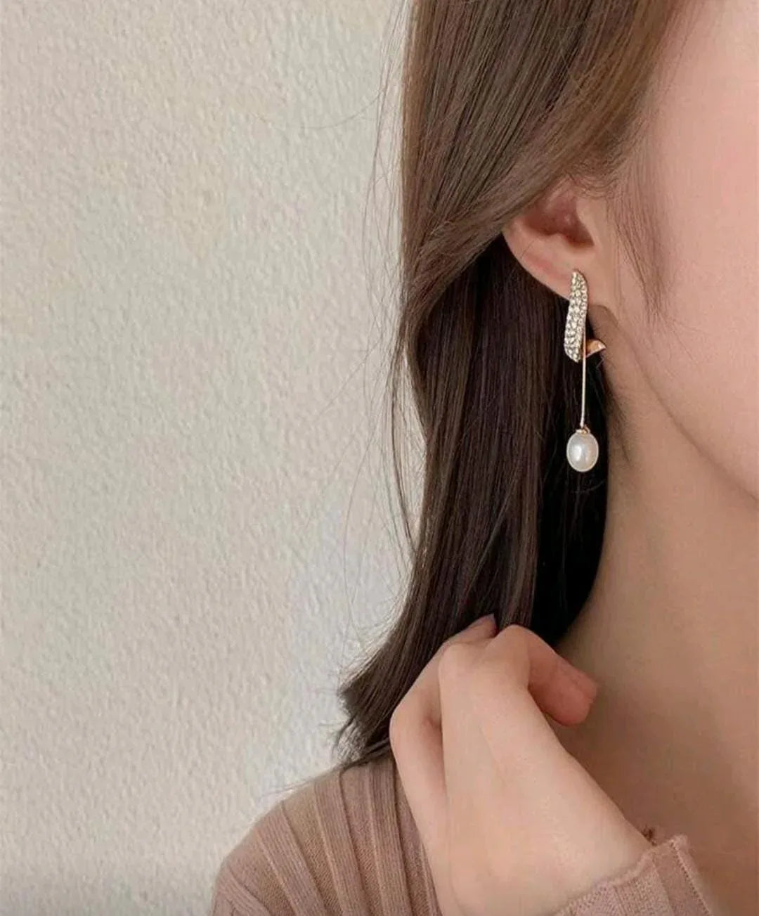 أقراط "لؤلؤة الشلال" العصرية - alotasawkli