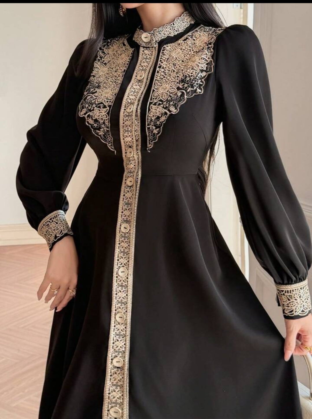 DAZY Long Sleeve Round Neck Gold Thread Embroidered