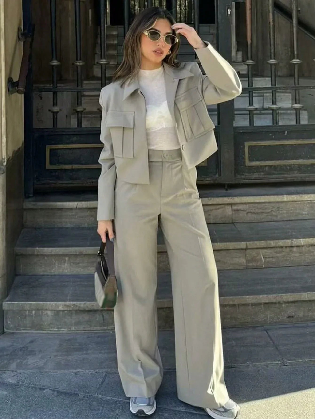 SHEIN-A simple women's suit consisting of a short jacket and casual pants - alotasawkli