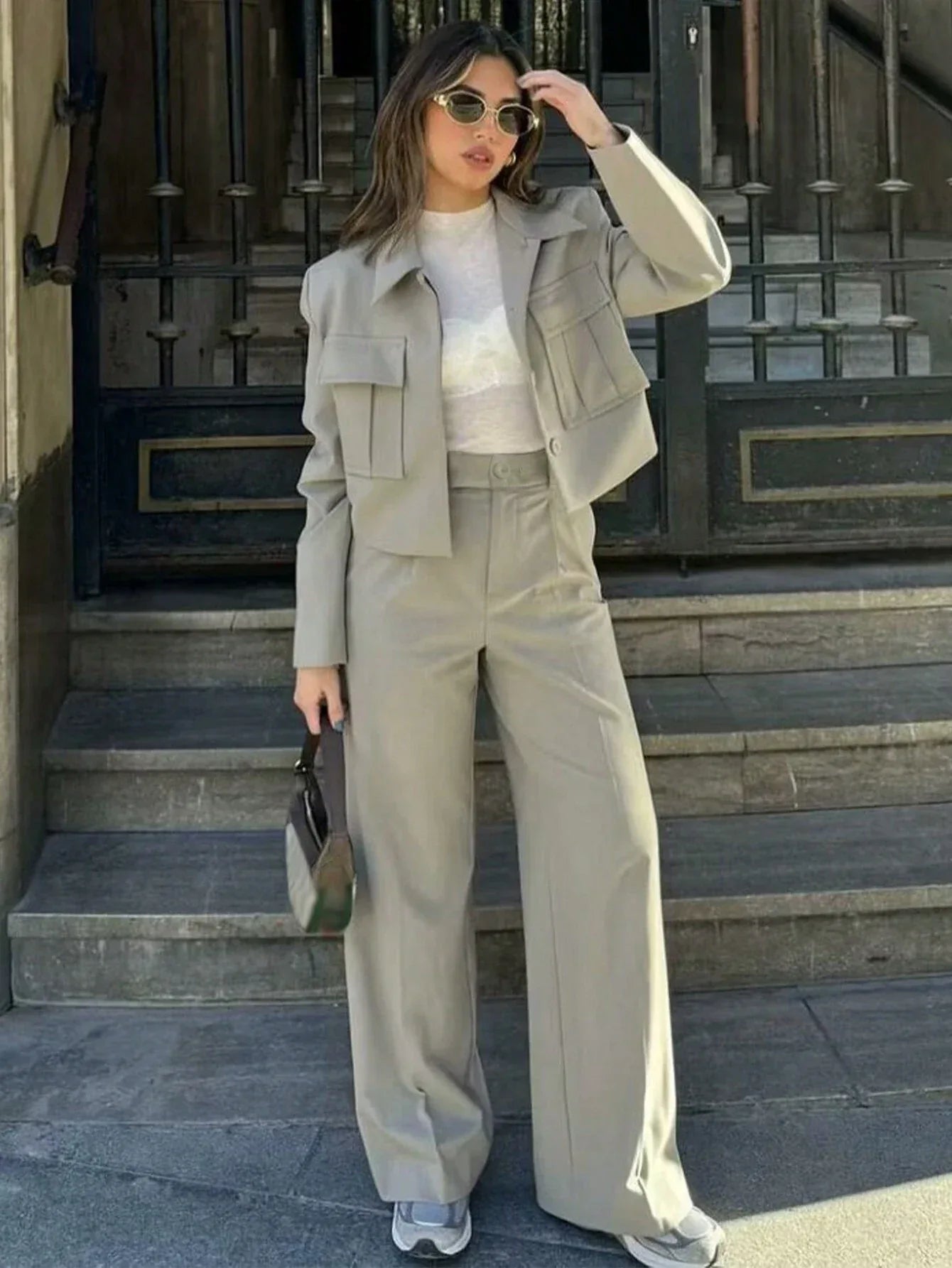 SHEIN-A simple women's suit consisting of a short jacket and casual pants - alotasawkli