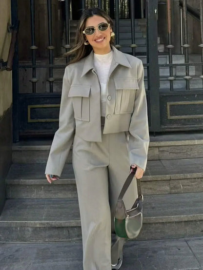 SHEIN-A simple women's suit consisting of a short jacket and casual pants - alotasawkli