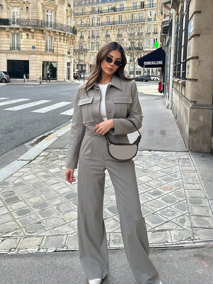 SHEIN-A simple women's suit consisting of a short jacket and casual pants - alotasawkli