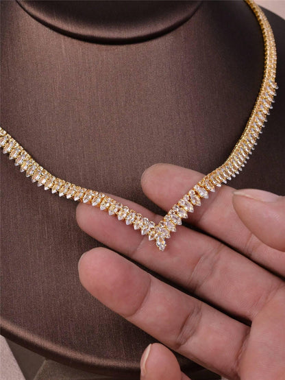 CORUIXI 4 قطع مجموعة مجوهرات فضية على شكل حرف V للنساء، زركونيا + قلادة مكعب زركونيا جديدة، أقراط، سوار، خاتم 4 قطع من إكسسوارات الماس مناسبة للارتداء اليومي - alotasawkli