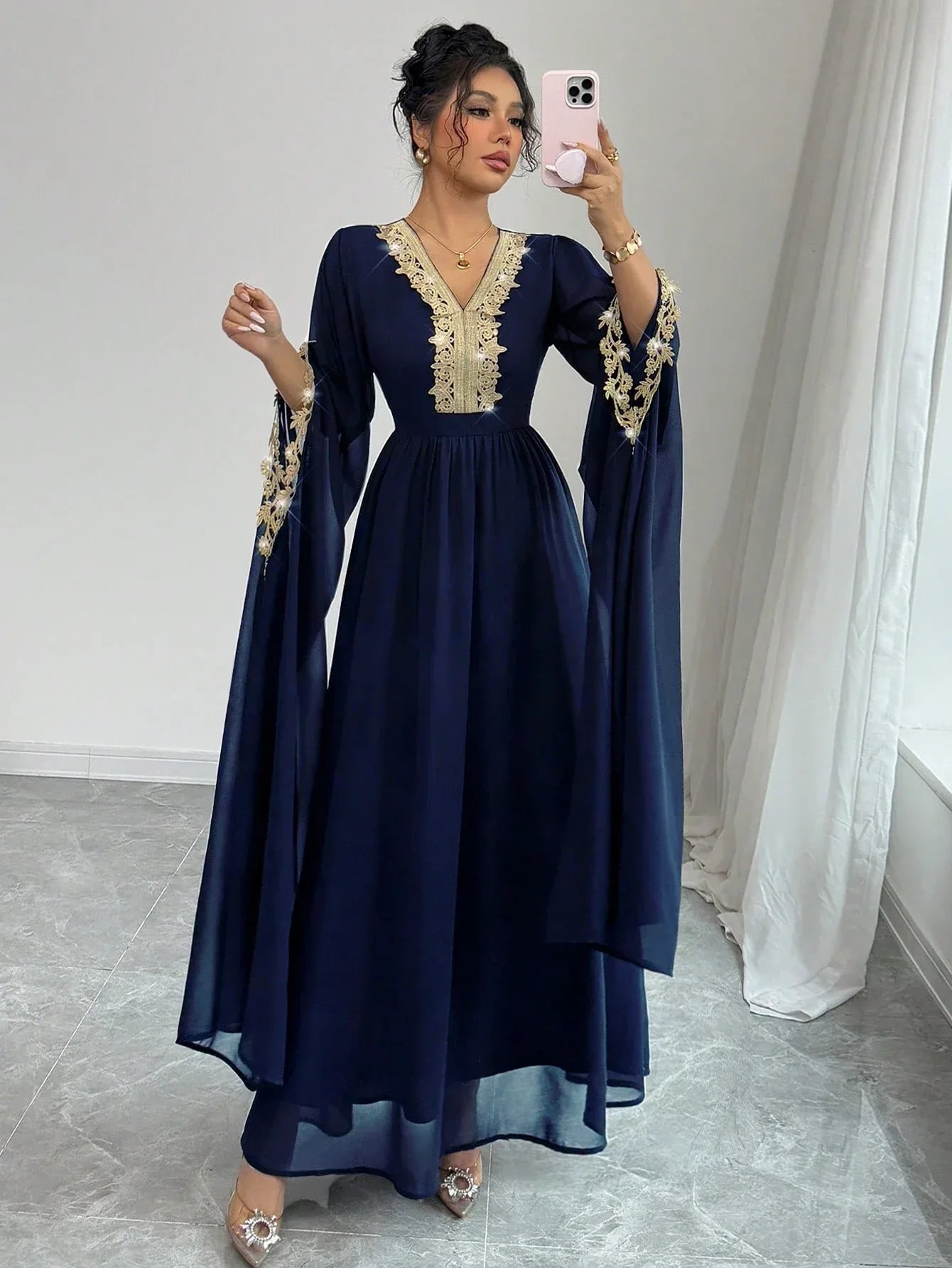 Rafferiza رداء نسائي أنيق من الشيفون على شكل كيب مزين بالدانتيل على الخصر وياقة على شكل حرف V، أكمام واسعة، موضة سيدات عربيات، انيق، مناسب لشهر رمضان، كاجوال، عباءة، لون سادة - alotasawkli