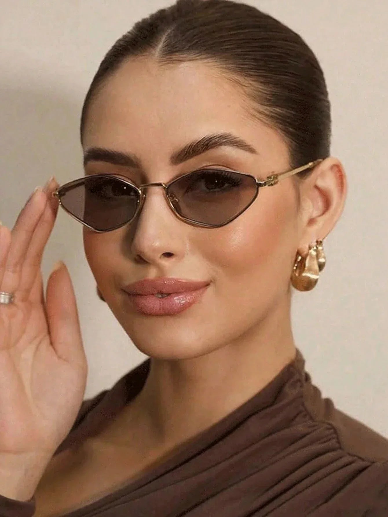 SHEIN-Vintage-style metal sunglasses with a small, multi-faceted frame - alotasawkli