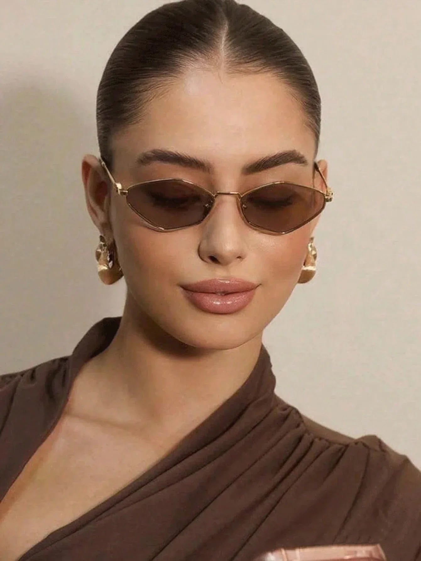 SHEIN-Vintage-style metal sunglasses with a small, multi-faceted frame - alotasawkli