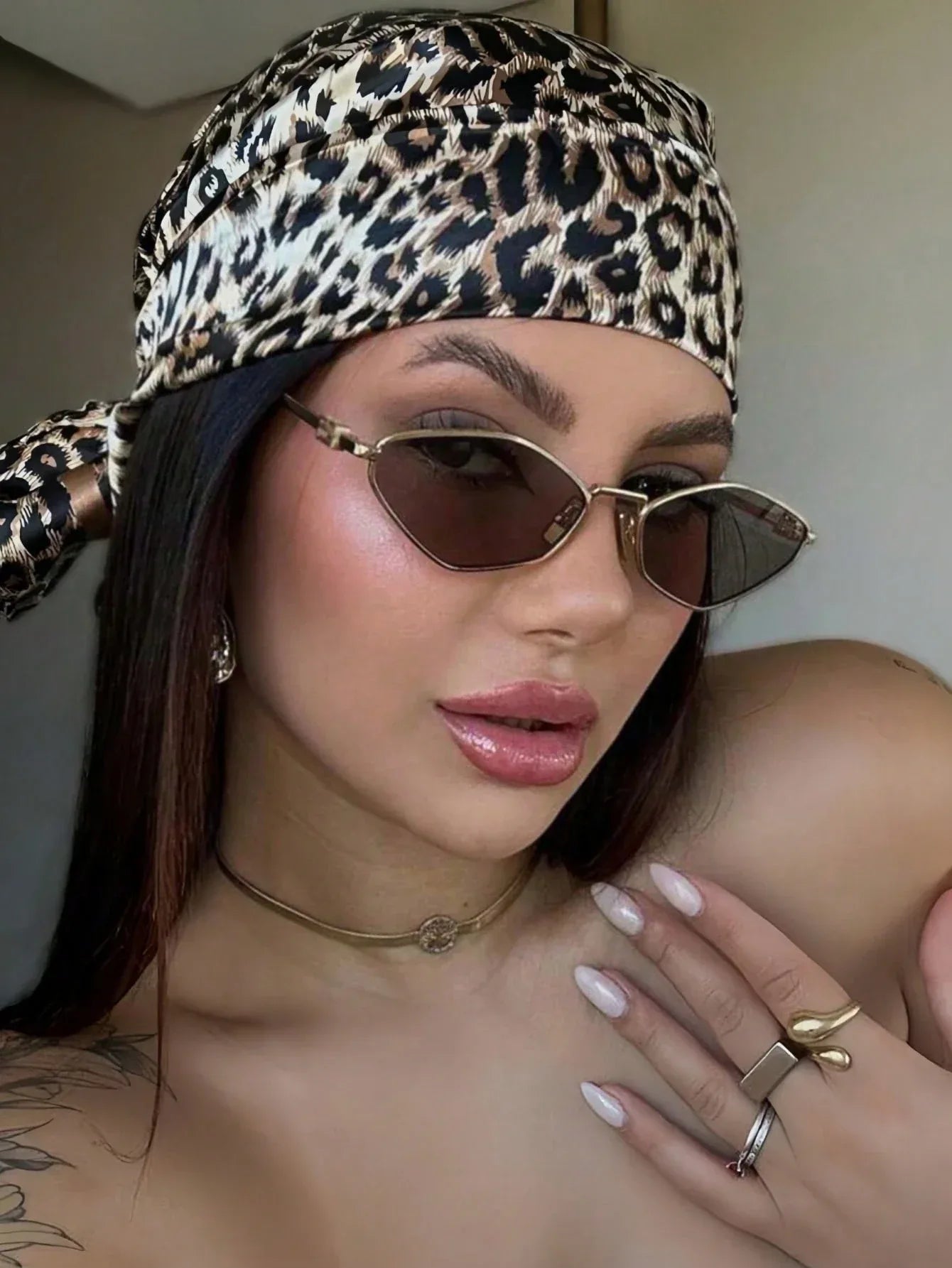 SHEIN-Vintage-style metal sunglasses with a small, multi-faceted frame - alotasawkli