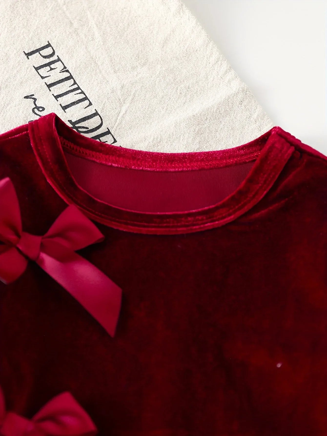 Girls' Red Velvet Solid Color Long Sleeve Set with 3D Bows | Preppy Style, Crew Neck, Regular Fit for Fall/Winter, for Outdoor - alotasawkli