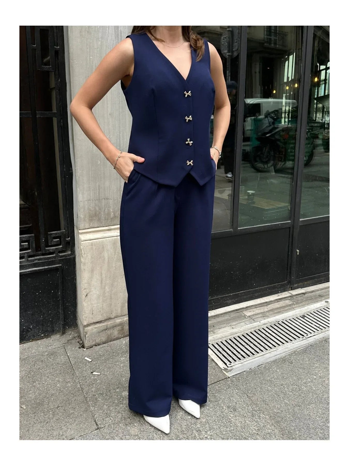 VOLT CLOTHING طقم جاكيت نسائي من قماش مزدوج مع شريط وأزرار ذهبية مفصلة - alotasawkli