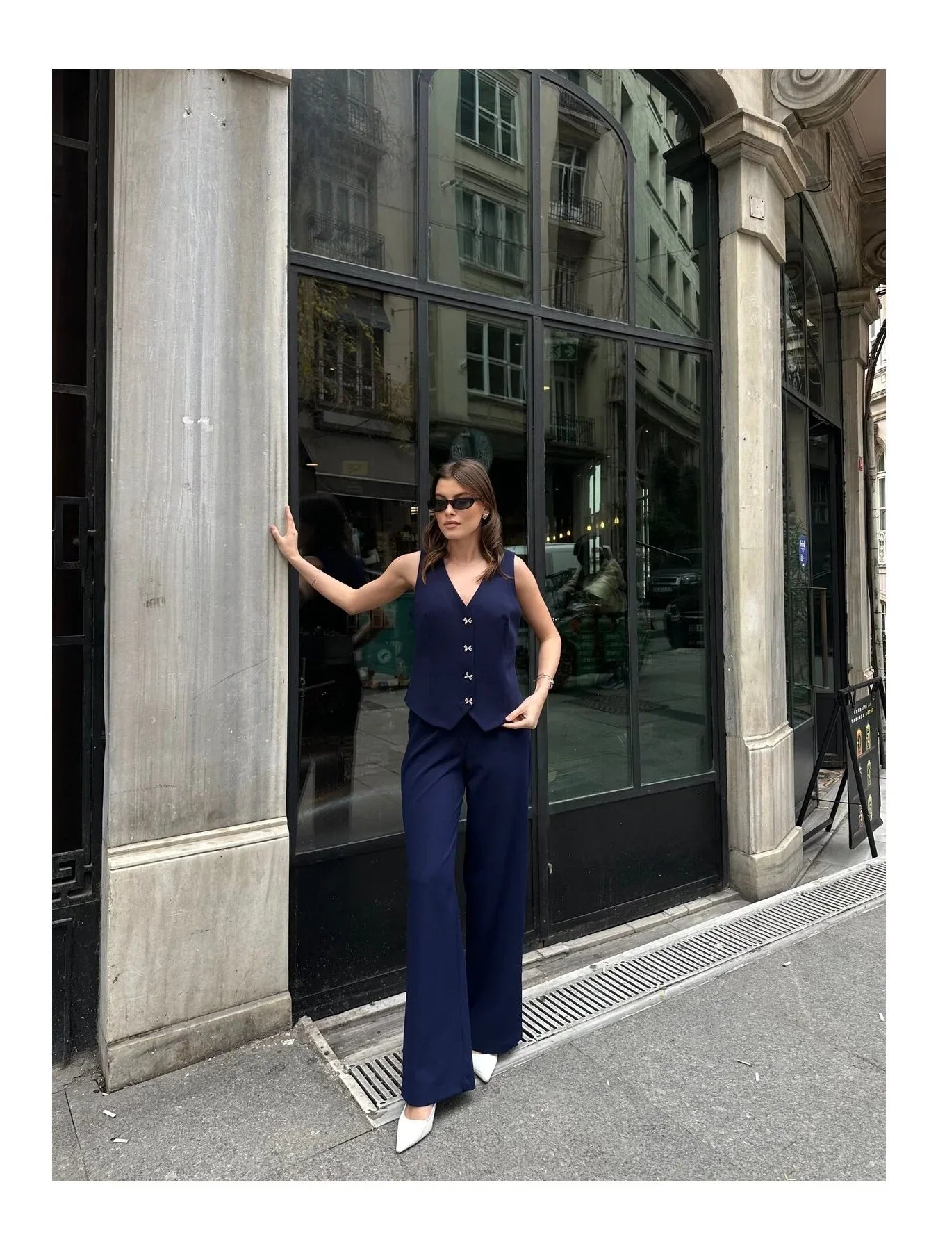 VOLT CLOTHING طقم جاكيت نسائي من قماش مزدوج مع شريط وأزرار ذهبية مفصلة - alotasawkli