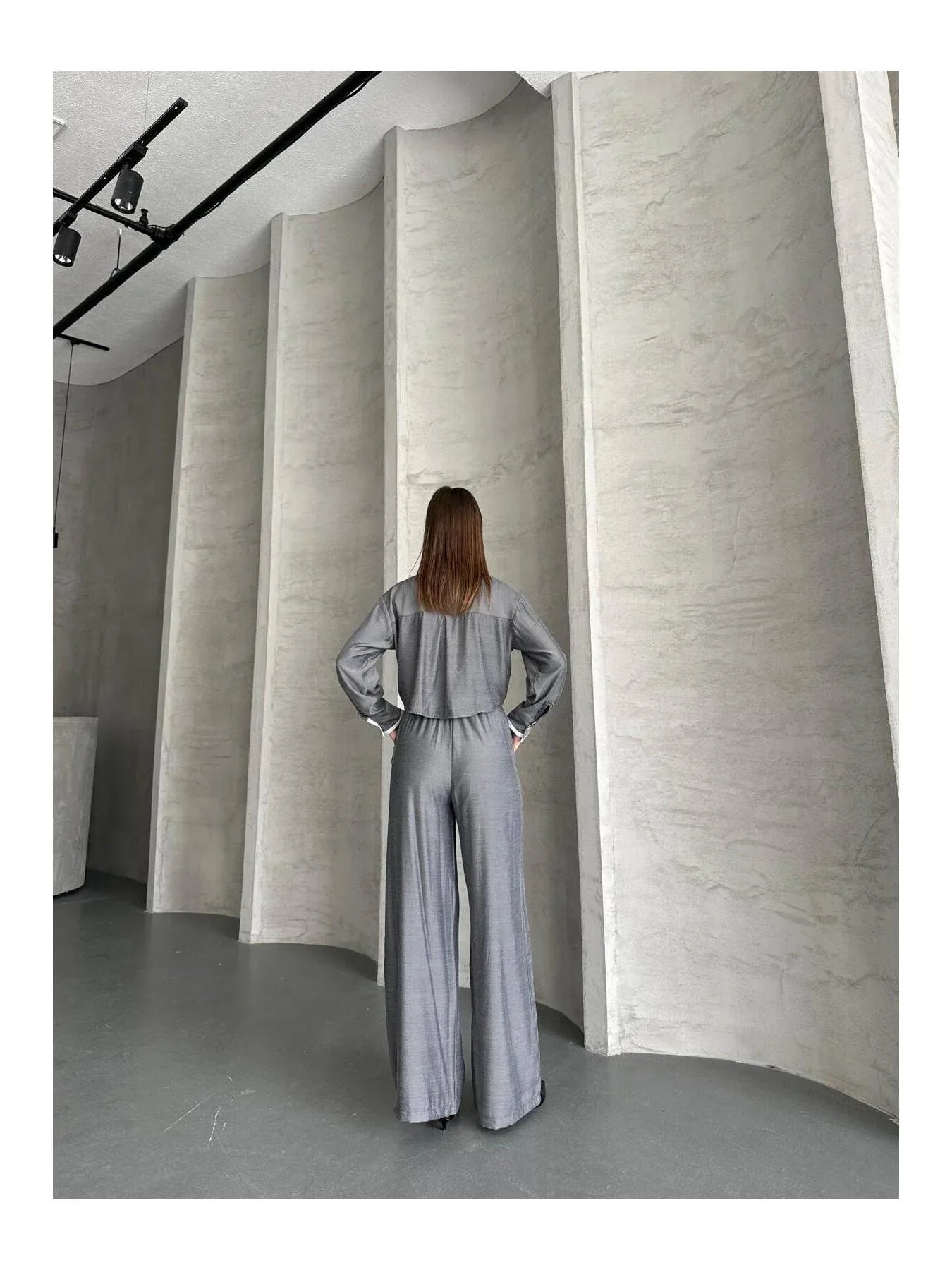مجموعة قميص كروب واسع الأرجل للنساء من VOLT CLOTHING مع تفاصيل جيب - alotasawkli