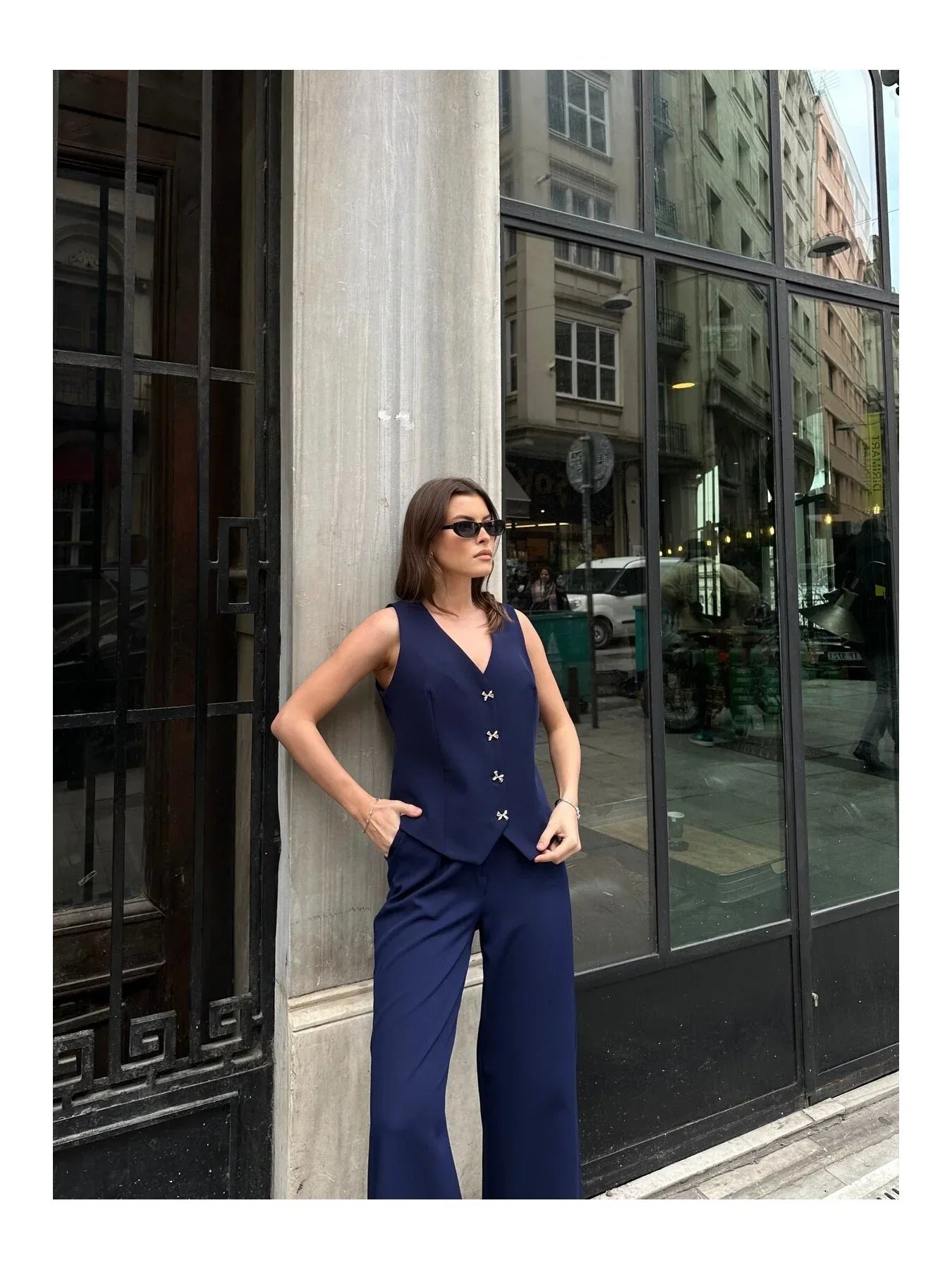 VOLT CLOTHING طقم جاكيت نسائي من قماش مزدوج مع شريط وأزرار ذهبية مفصلة - alotasawkli