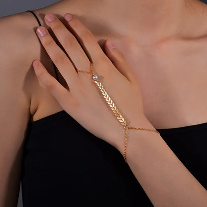 A Stylish Pearl Alloy Airplane Chain Ring Bracelet for Women. - alotasawkli