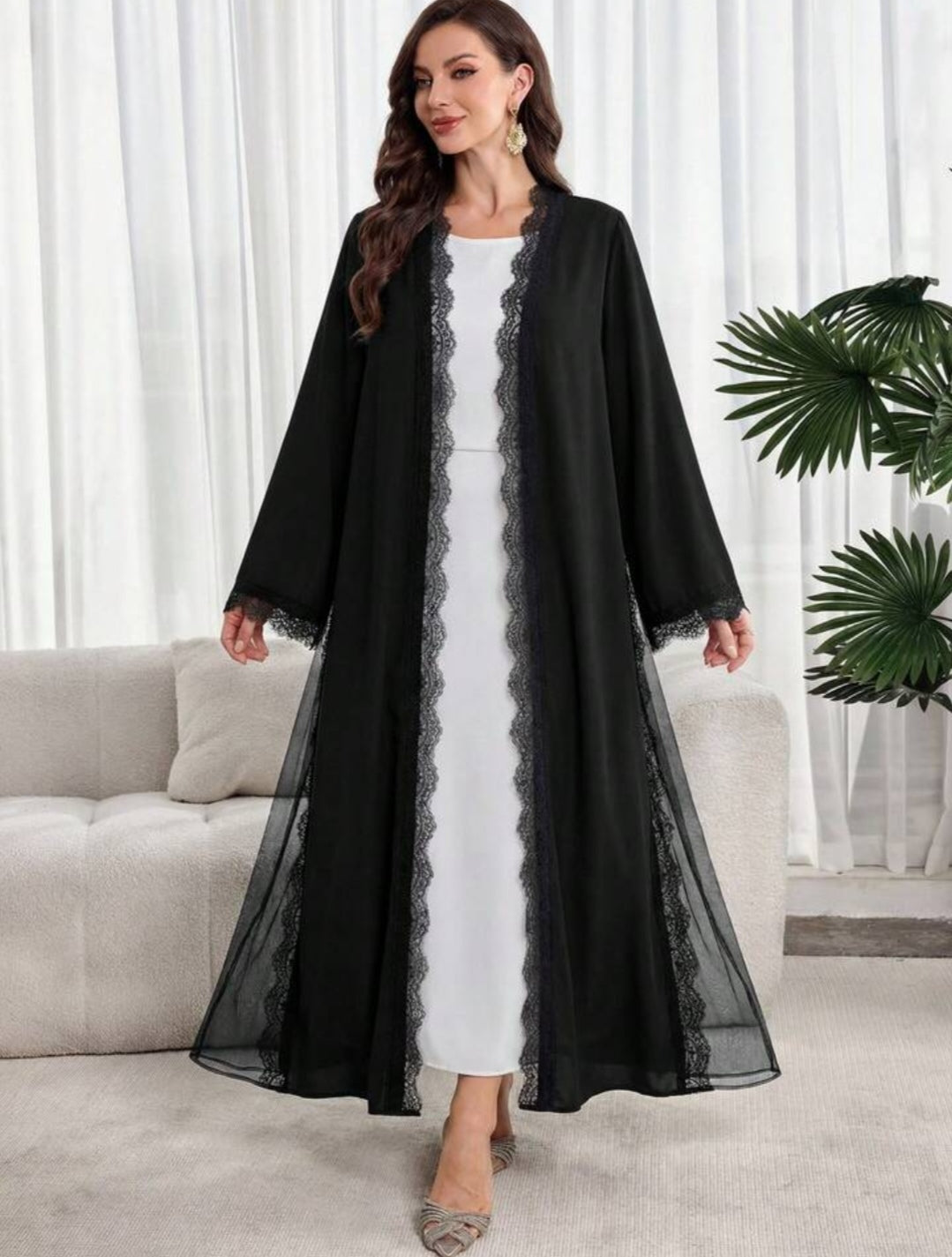 Al Najma Elegante abaya met lange mouwen voor dames, effen van kleur en met kanten patchwork