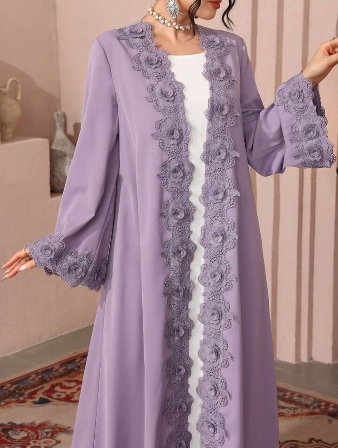 Al Najma Elegante en sierlijke, getailleerde, romantische paarse damesabaya