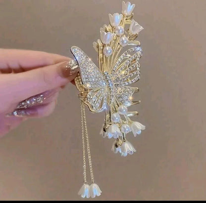 مشبك شعر "الفراشة وزهر الزنبق" الفاخر - alotasawkli