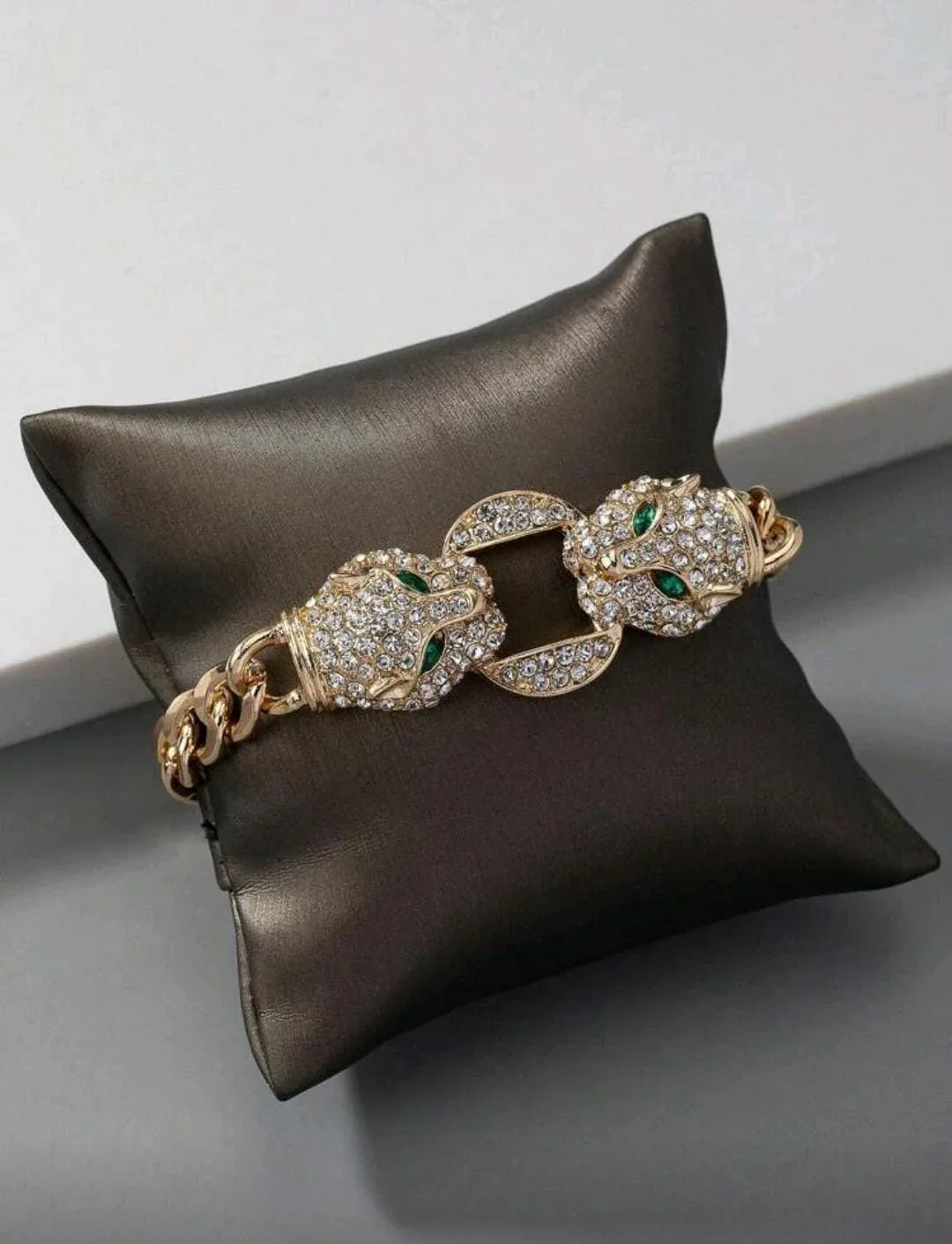 إسورة "النمر الذهبي" الفاخرة - alotasawkli