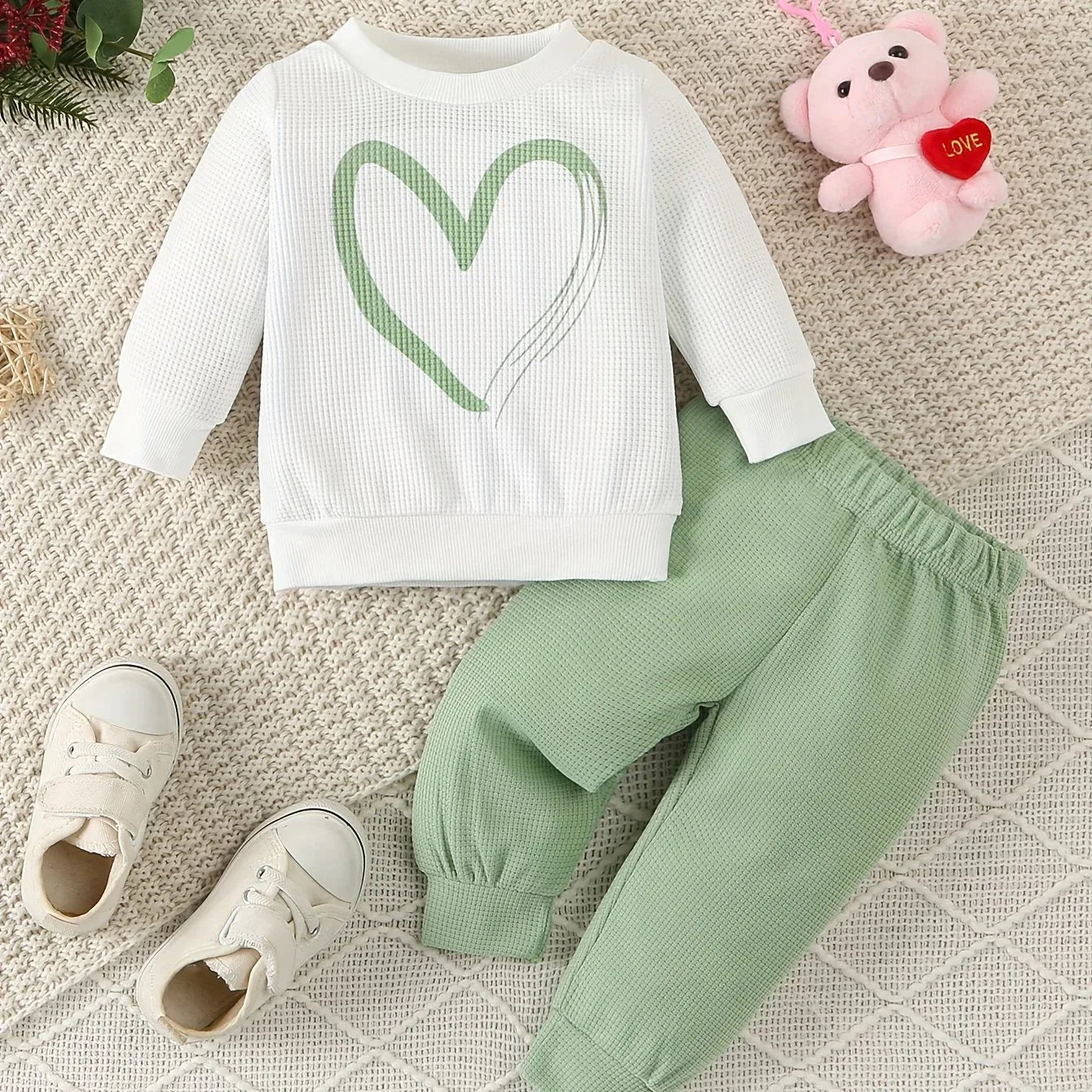 2023 Heart-Shaped Print Baby Casual Sports Outfit, for Outdoor - alotasawkli