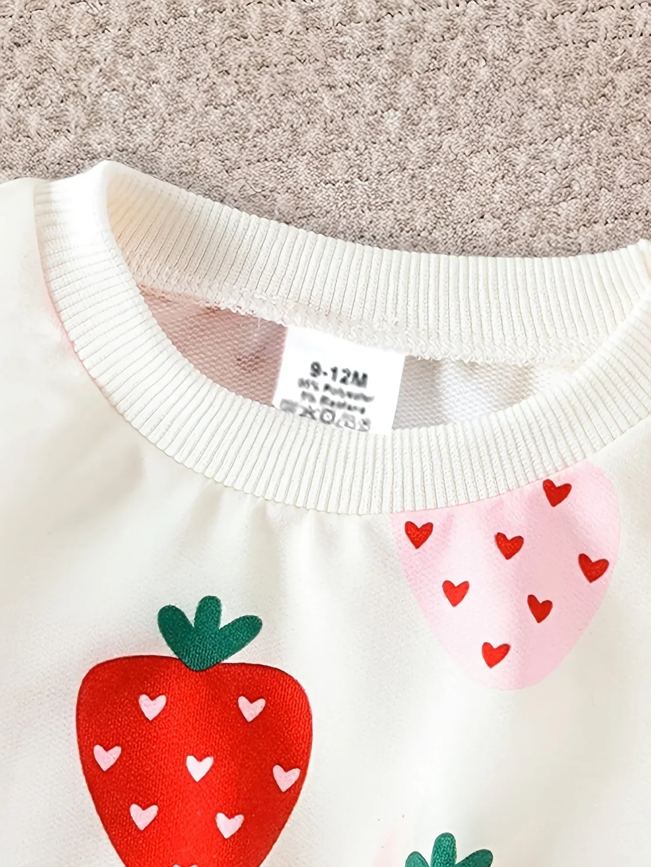 for Autumn and Winter - Girls 0-3 Years - New Strawberry Print Two Piece Set, with Red Strawberries, Green Leaves, and Pink Hearts, Soft Beige-Friendly Material, Boneless Sewing Craft, Baby Warm Outerwear, Winter Daily Wear, Cute Children's Clothing - alotasawkli