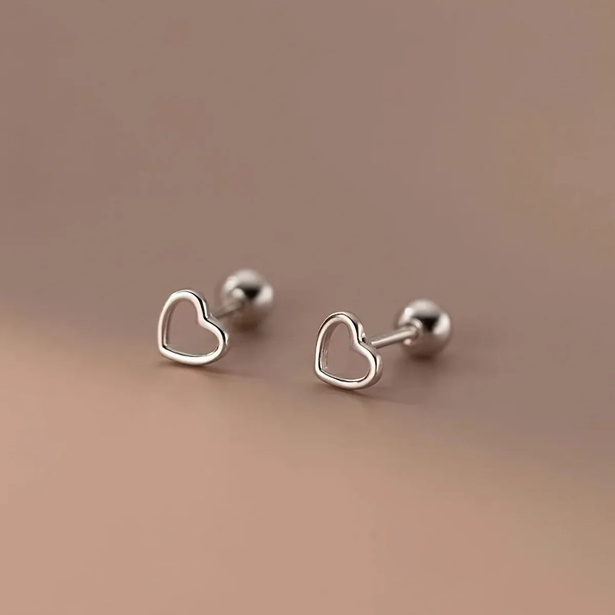 TEMU-A Set of Hollow Heart-Shaped Stud Earrings - alotasawkli