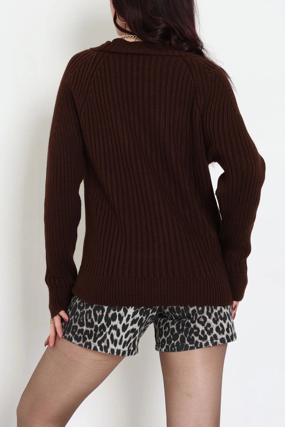 Women’s Button-Down Knitwear Cardigan – Brown