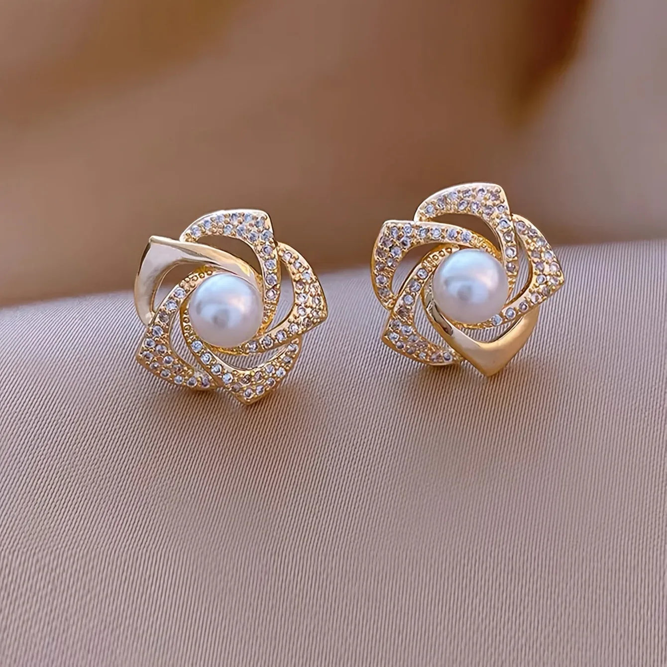 Elegant Floral Stud Earrings - Imitation Pearl, Zinc Alloy - alotasawkli