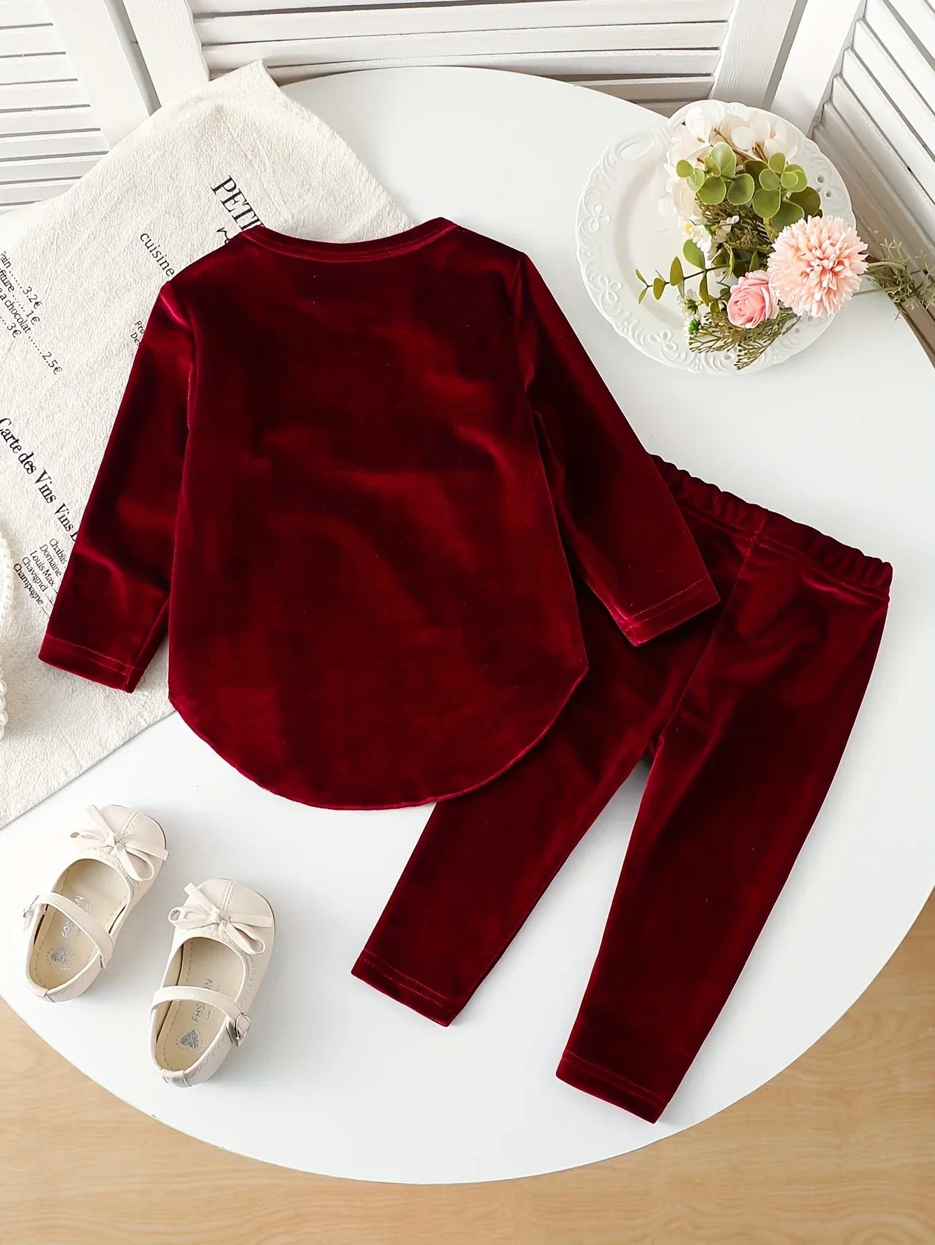 Girls' Red Velvet Solid Color Long Sleeve Set with 3D Bows | Preppy Style, Crew Neck, Regular Fit for Fall/Winter, for Outdoor - alotasawkli