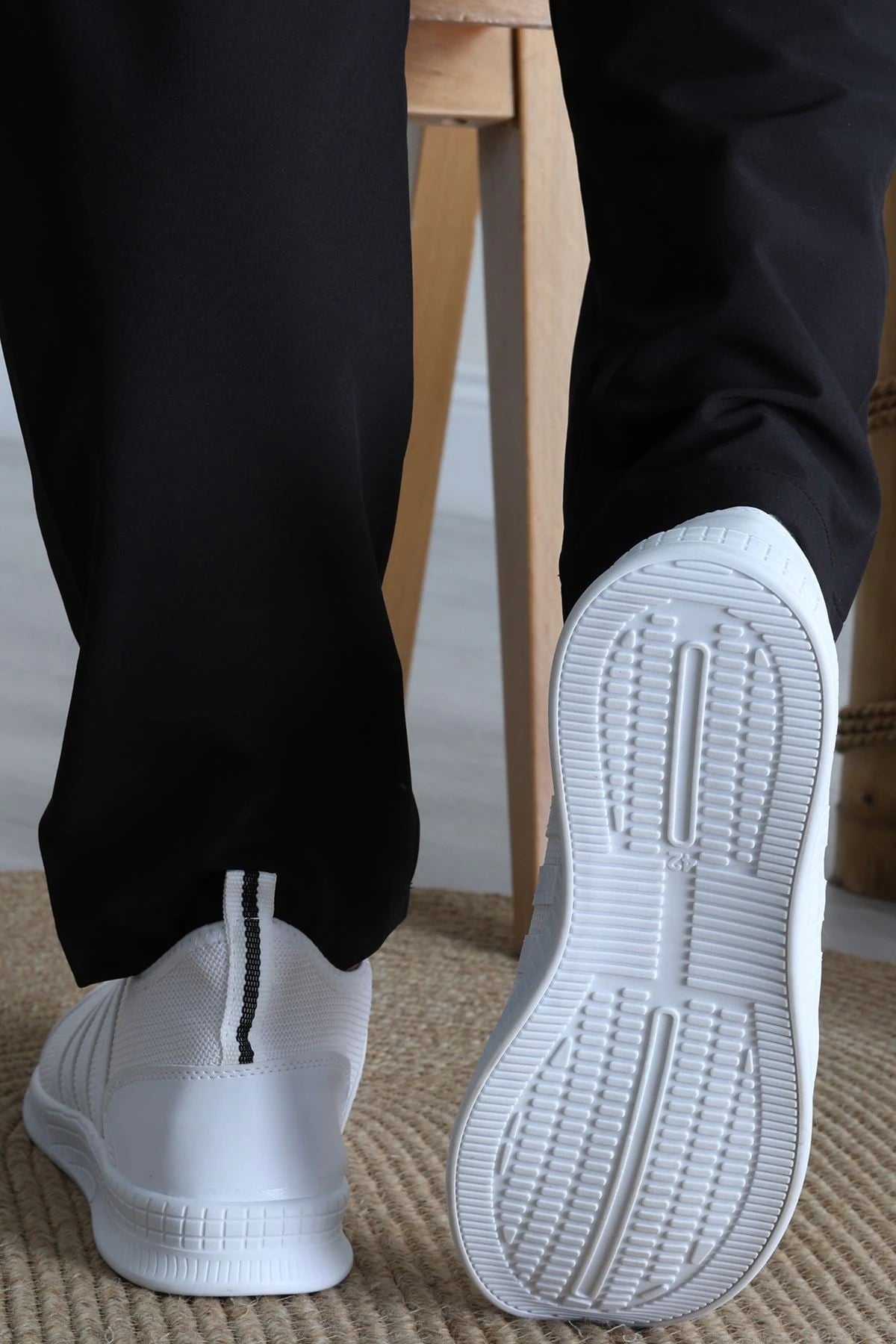 Men's Essential All-White Sneakers - Classic Low-Top Trainers