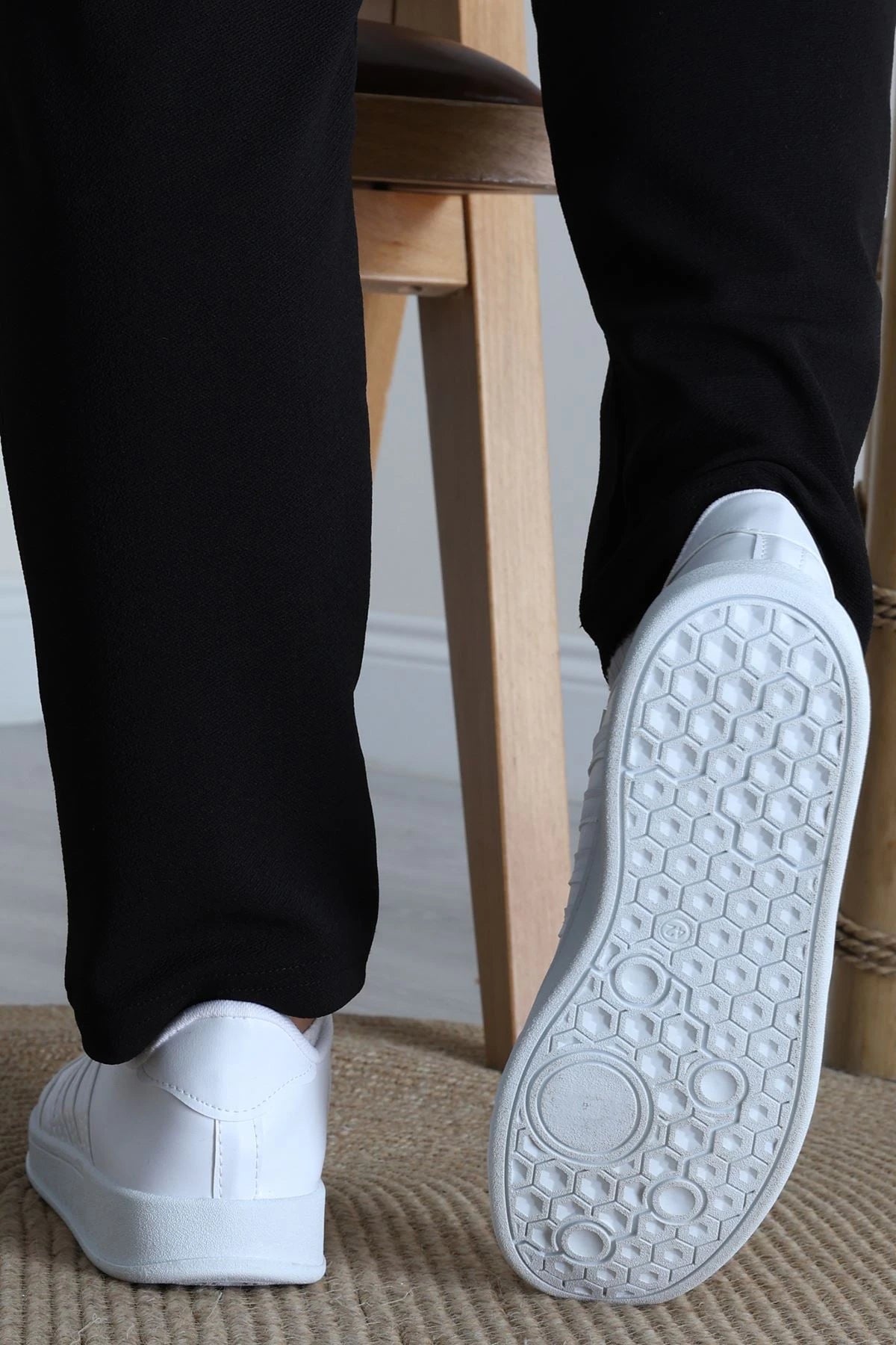Men's Triple White Urban Trainers – Classic Minimalist Sneakers