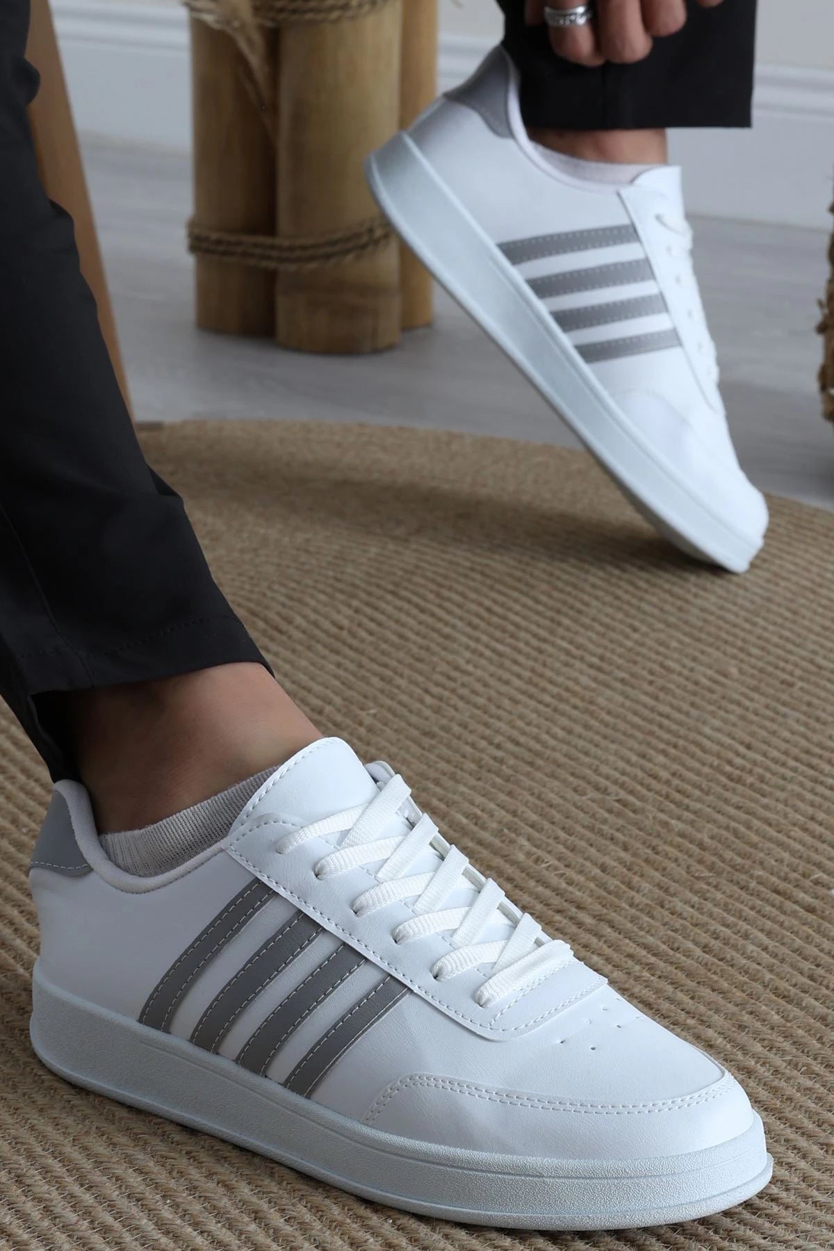 Men's Triple White Urban Trainers – Classic Minimalist Sneakers