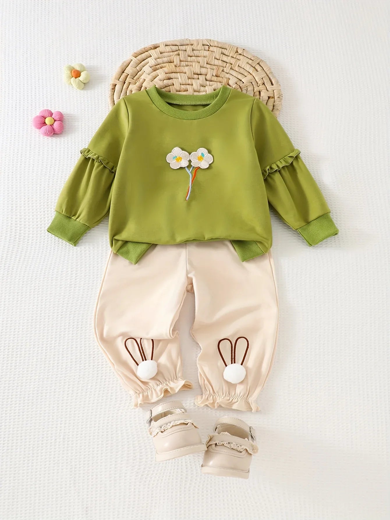Spring/Autumn Girls' Floral Embroidered Round Neck Sweatshirt + Rabbit Ear Embroidered Pants Outing Set, 2pcs Fashionable Toddler Outdoor Daily Wear, Perfect for Outdoor - alotasawkli