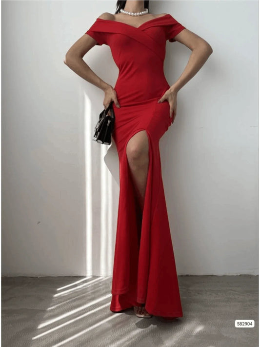 فستان نسائي برقبة قارب بتصميم ناعم مع تفاصيل أنيقة من القماش - alotasawkli