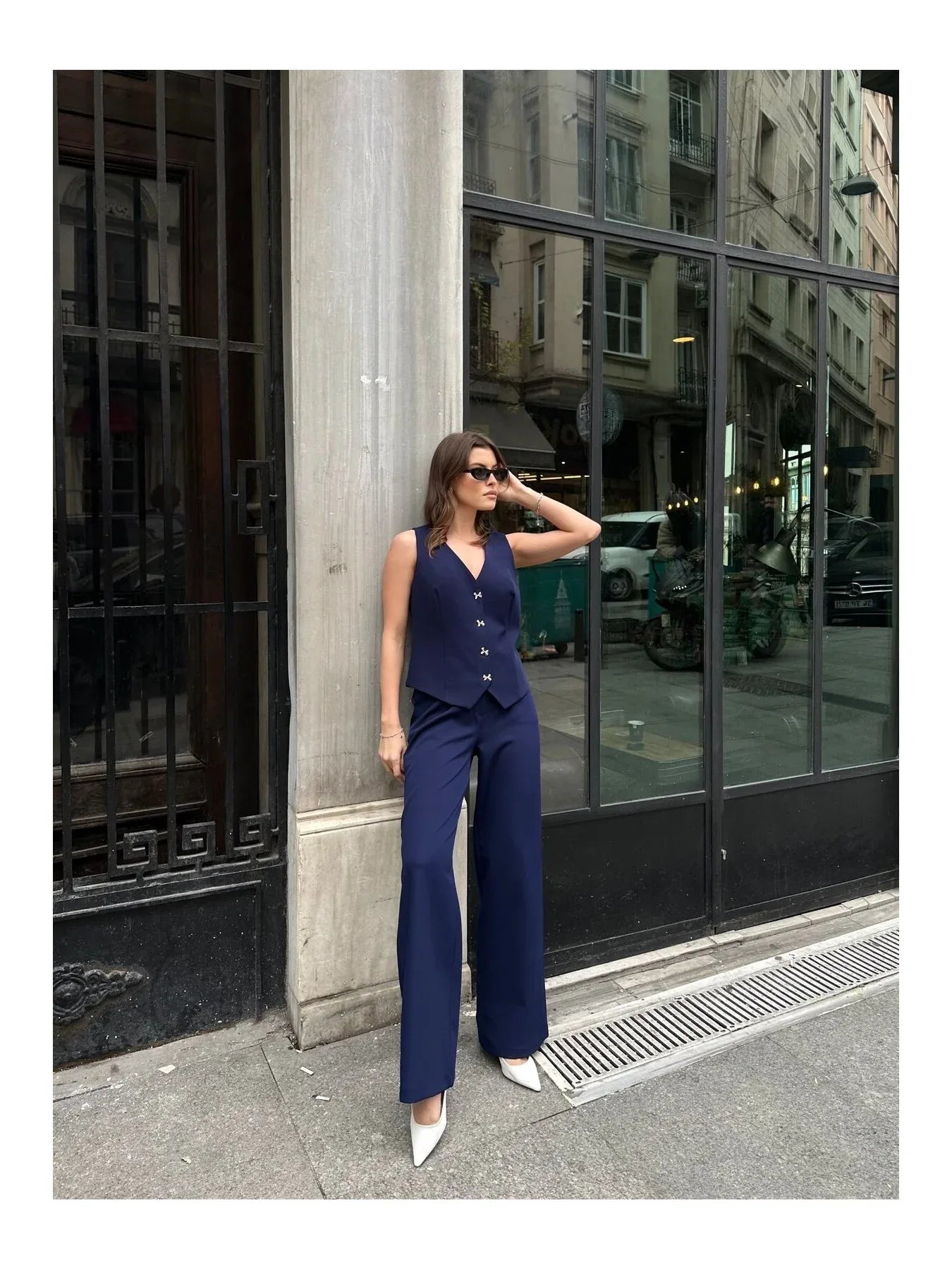 VOLT CLOTHING طقم جاكيت نسائي من قماش مزدوج مع شريط وأزرار ذهبية مفصلة - alotasawkli