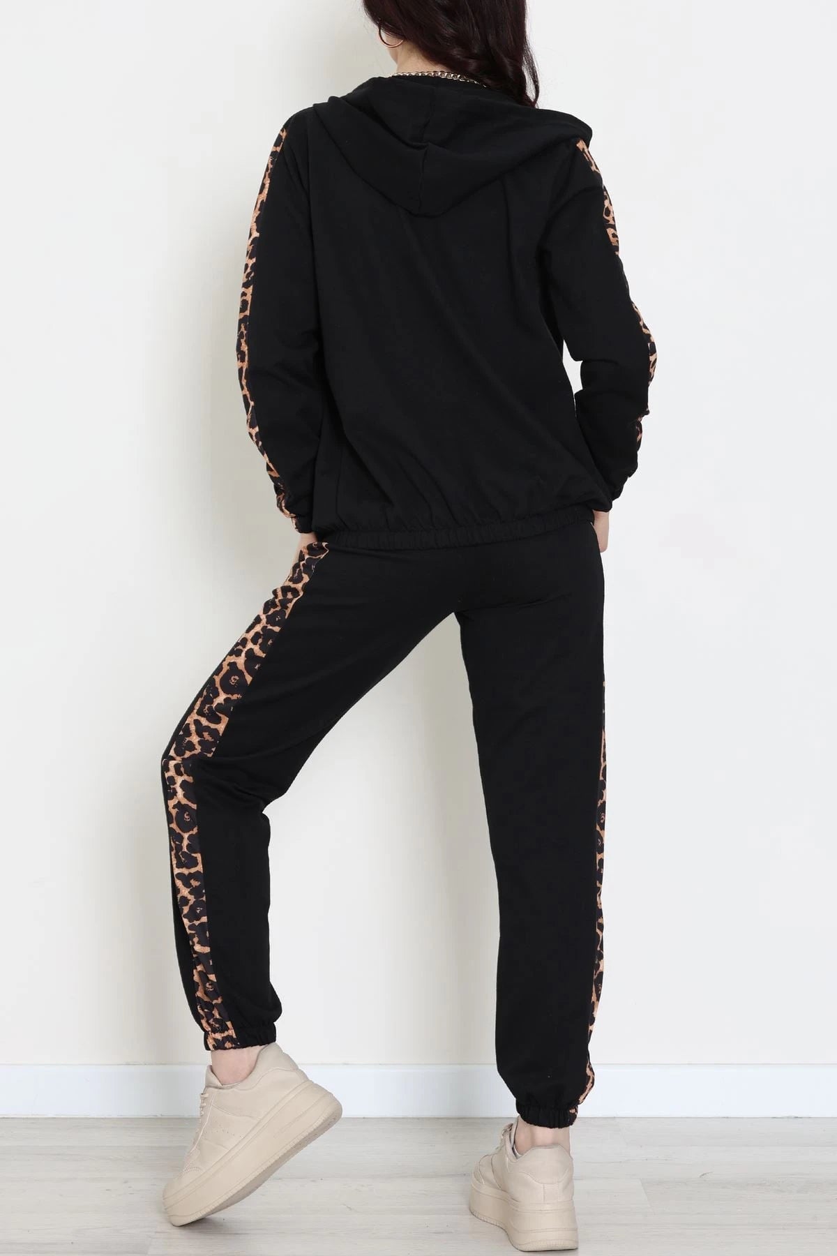 Women's Zippered Panel Two-Thread Tracksuit Set in Black