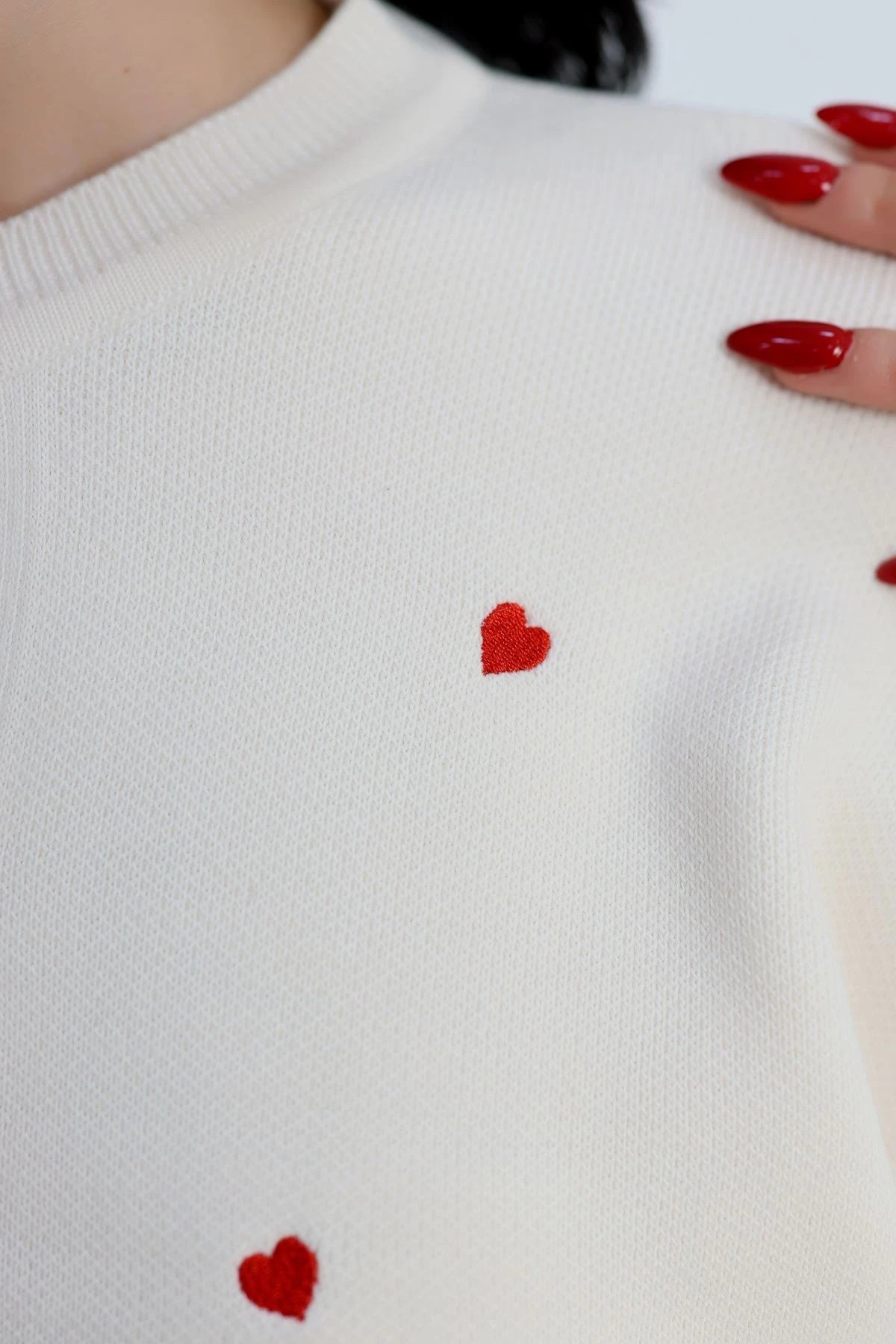 Women’s Heart Detail Knit Cardigan – Latte & Red