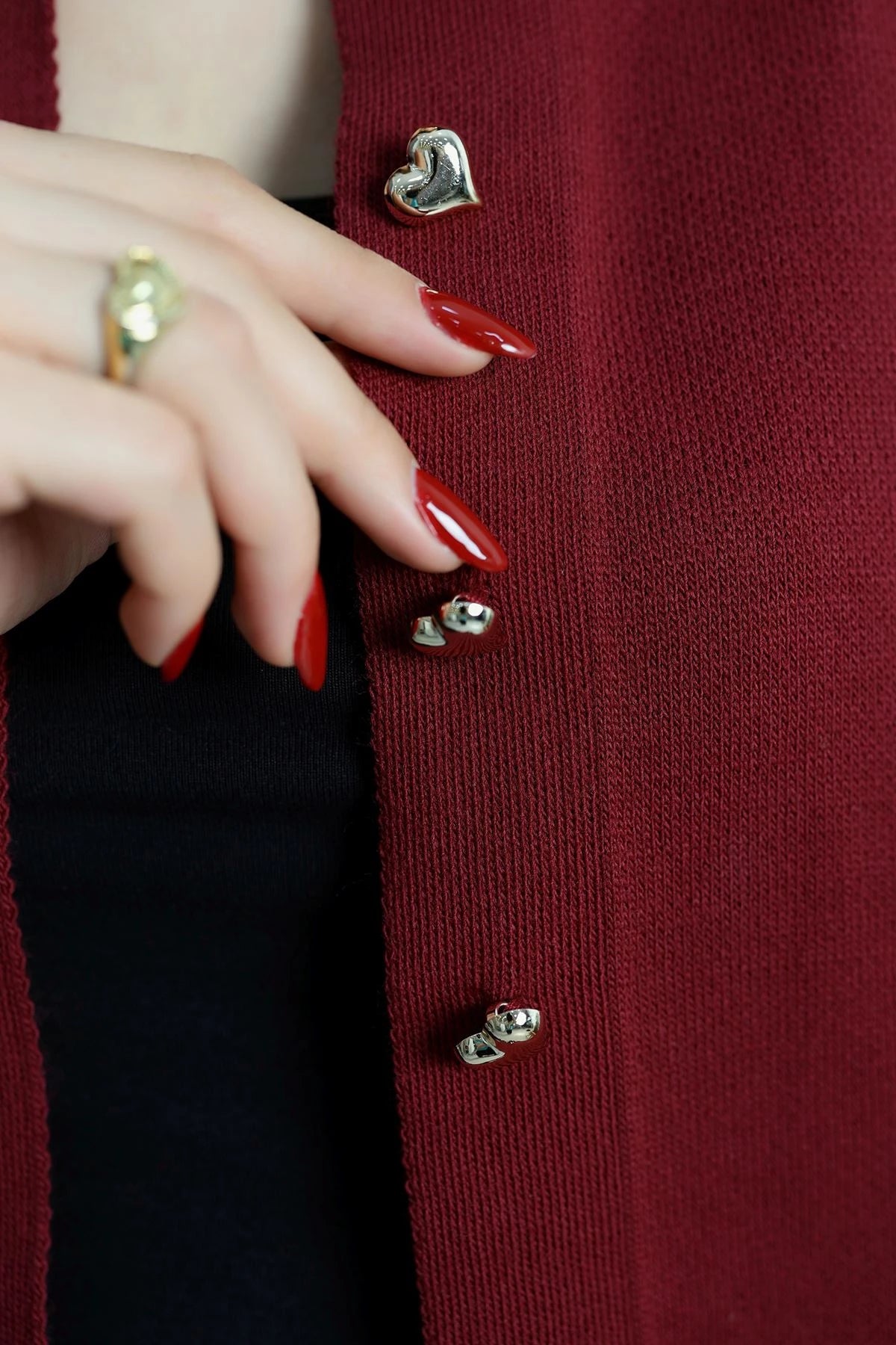 Women’s Heart-Button Knitwear Cardigan – Burgundy
