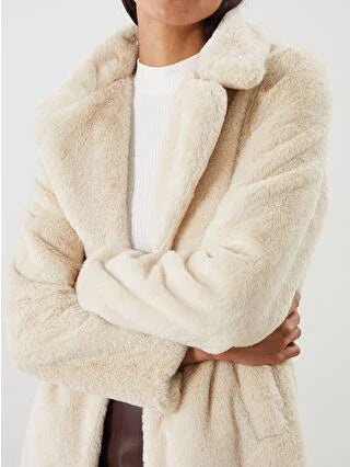 Beige Jacket Collar Women's Fur Coat - alotasawkli