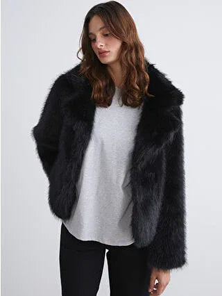 Grey Collar Women's Fur Coat - alotasawkli