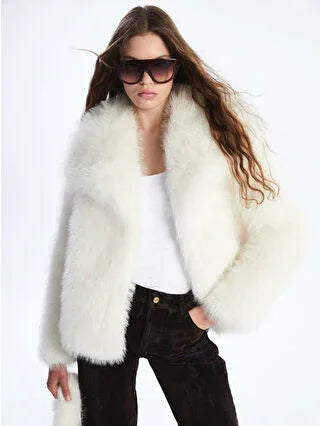 Ecru Collar Women's Fur Coat - alotasawkli