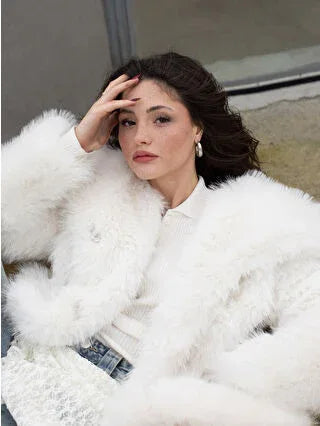 Ecru Collar Women's Fur Coat - alotasawkli
