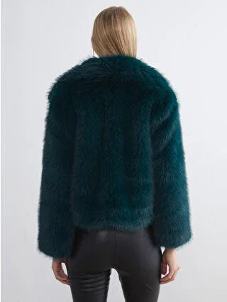 Women's Fur Coat with Petroleum Coat Collar - alotasawkli