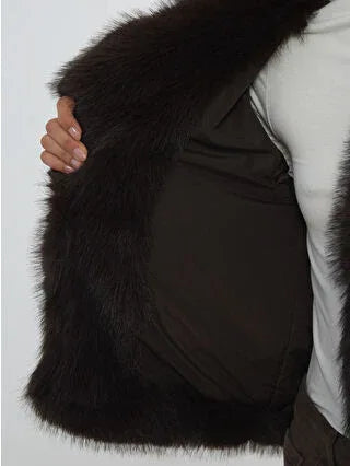 Brown Collar Women's Fur Coat - alotasawkli