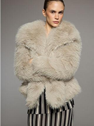 Beige Jacket Collar Women's Fur Coat - alotasawkli