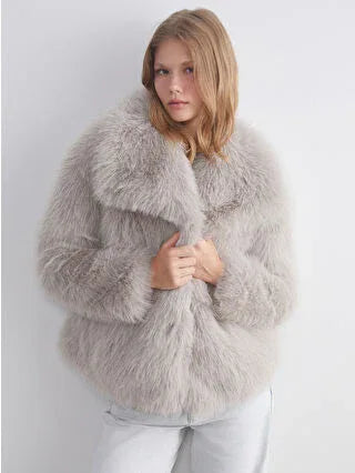 Beige Jacket Collar Women's Fur Coat - alotasawkli
