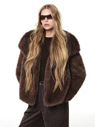 Brown Collar Women's Plush Coat - alotasawkli