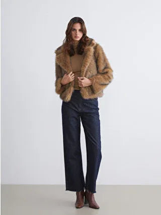Brown Collar Women's Fur Coat - alotasawkli