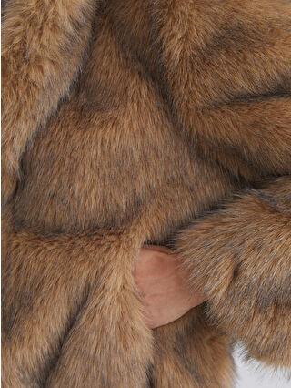 Brown Collar Women's Fur Coat - alotasawkli