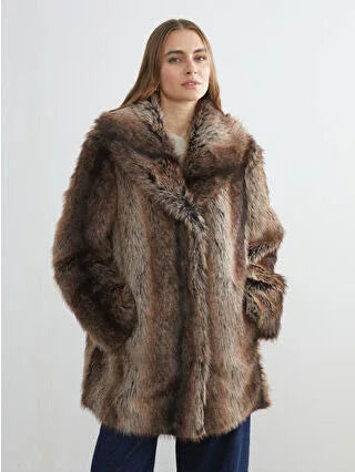 Brown Collar Women's Fur Coat - alotasawkli