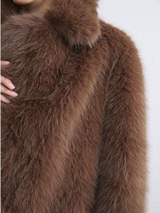 Brown Collar Women's Fur Coat - alotasawkli